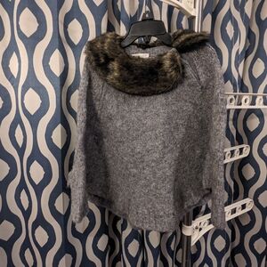 Gray Sweater Cape Poncho Faux Fur collar, small